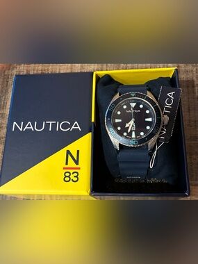 Nautica N83 Men's Watch NAPFWS219 Blue Silicone Strap Watch Like New With Box